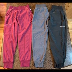 Cherokee Infinity Women’s Jogger Scrubs (Petite)